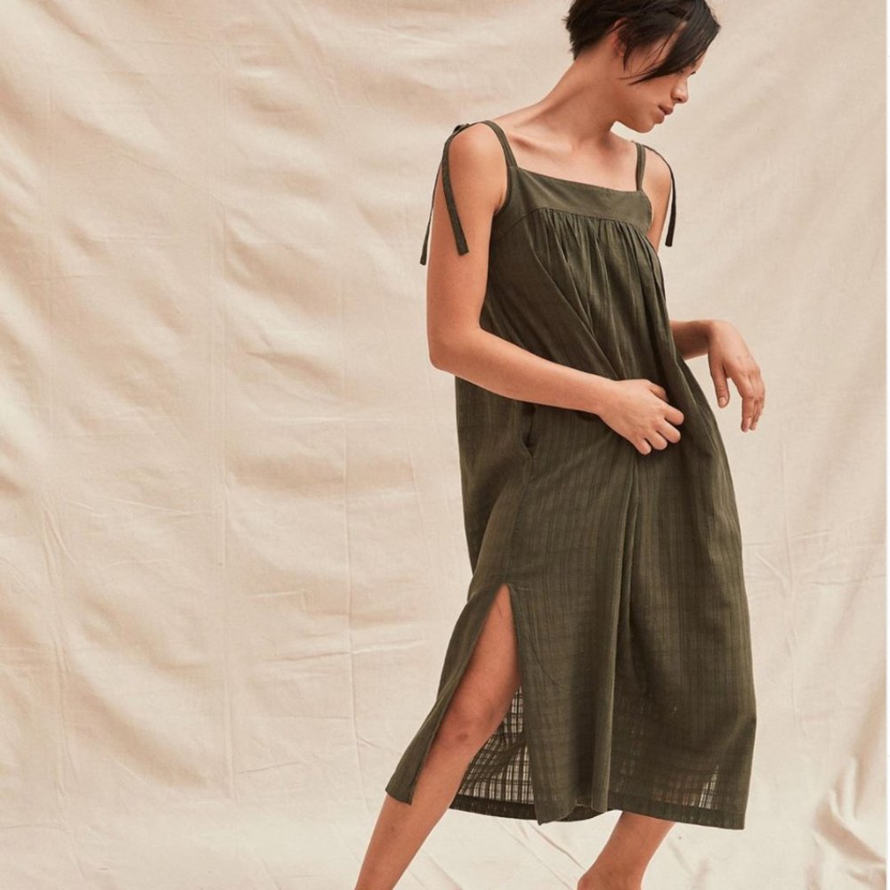 The Daffodil dress in terra-verte